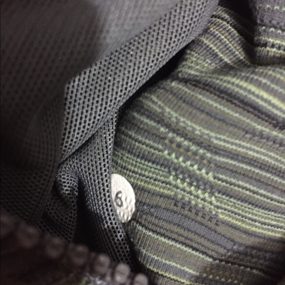 Lululemon define jacket medium - Picture 4 of 8